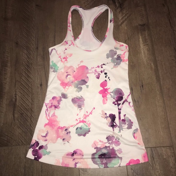 lululemon athletica Tops - Lululemon cool racerback blurred blossoms tank